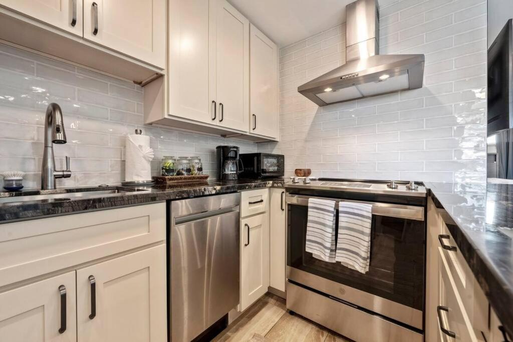 Hale Ono Loa 403- Top Floor, Ocean View, & Complete Modern Remodel Apartment Kahana Bagian luar foto