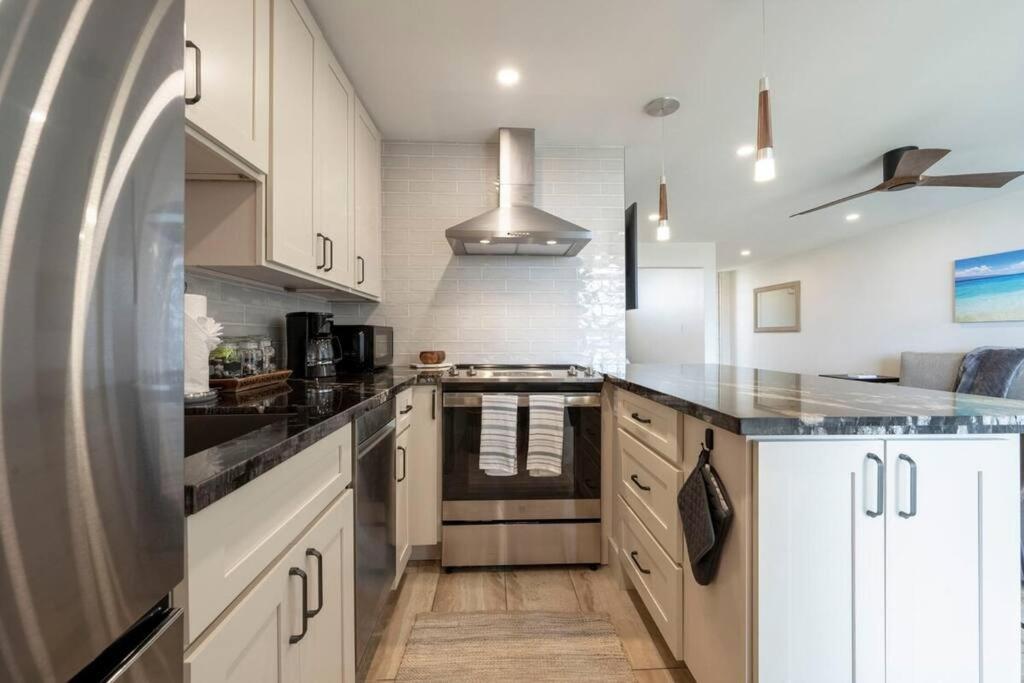 Hale Ono Loa 403- Top Floor, Ocean View, & Complete Modern Remodel Apartment Kahana Bagian luar foto