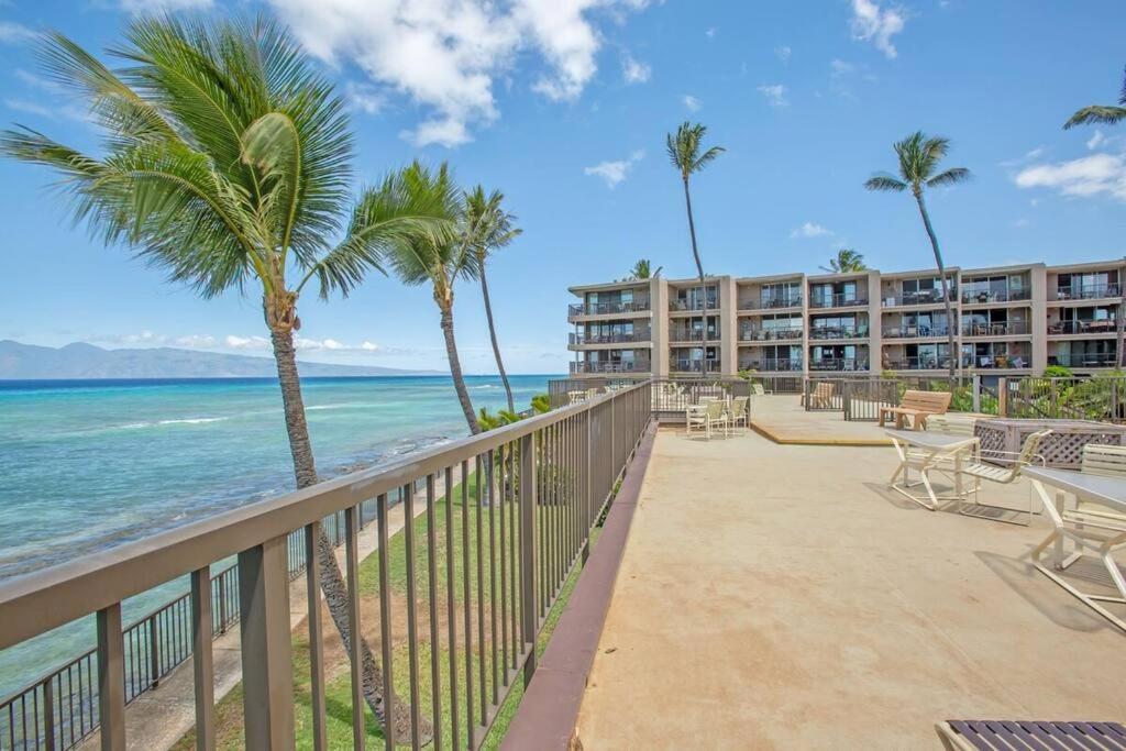 Hale Ono Loa 403- Top Floor, Ocean View, & Complete Modern Remodel Apartment Kahana Bagian luar foto