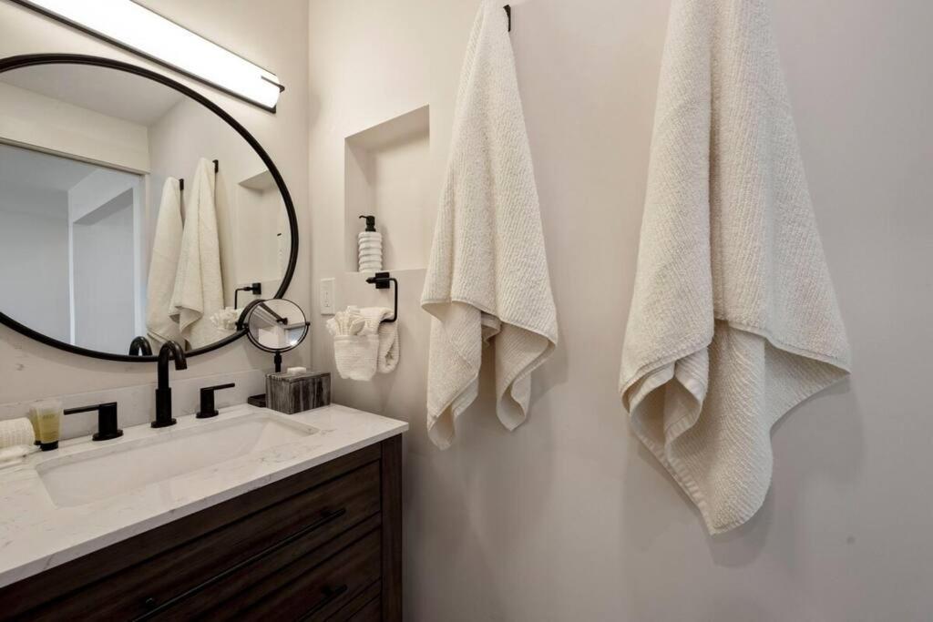 Hale Ono Loa 403- Top Floor, Ocean View, & Complete Modern Remodel Apartment Kahana Bagian luar foto